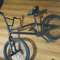 Black 20×2.5 Harrow Bicycle For $50. All in Good Condition. Ready For Pickup If Interested.