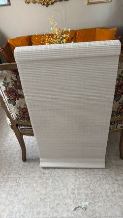 White Cellular Honeycomb Window Shade ( bamboo style)