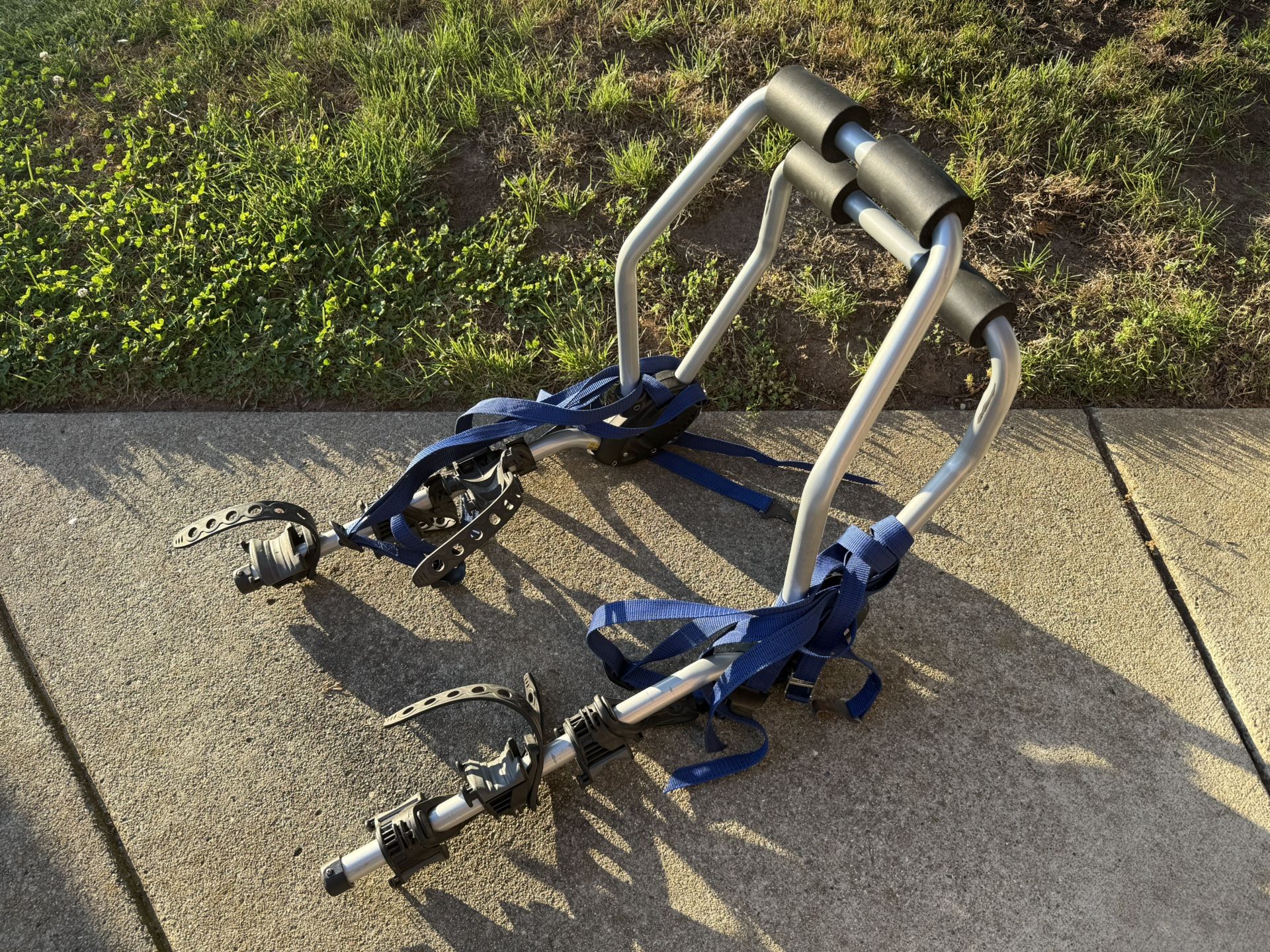 Thule 910XT Passage 2 Bike Trunk Mount Carrier