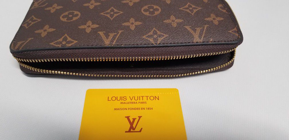 Louis Vuitton Zippy Wallet 