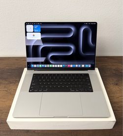 16" MacBook Pro M3 Pro 12 Core*36GB RAM*512GB SSD