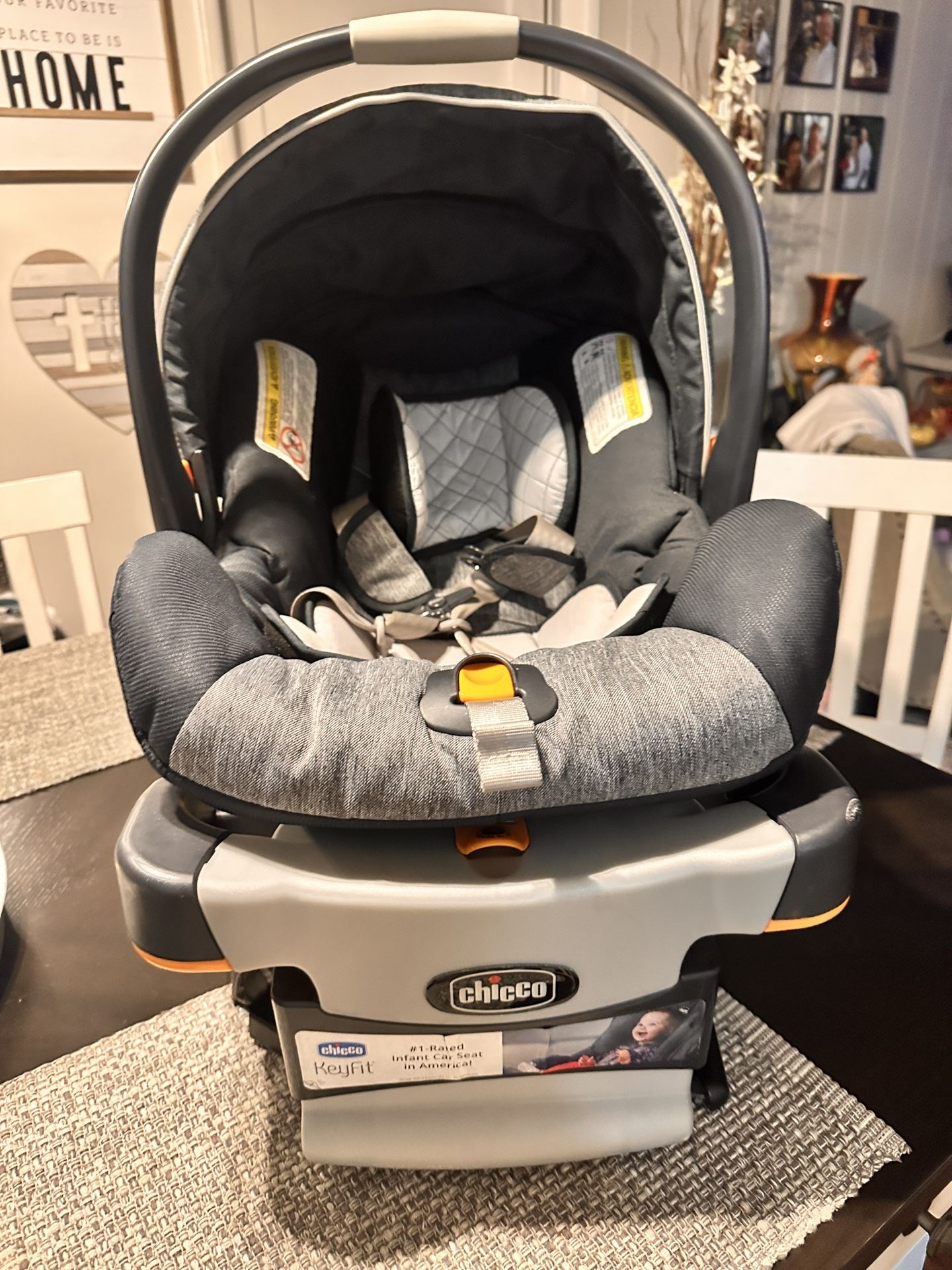 Chicco Key Fit 30 Infant Car Seat W/ 5 In 1 cover Included