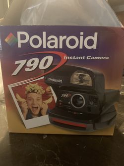 Polaroid 790 Instant camera