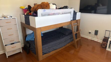 Bunk bed