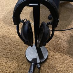 Logitech G Pro X Wireless Headphones + Razer Base Station Stand