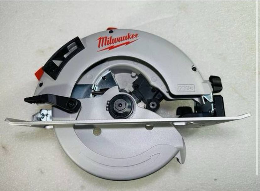 Milwaukee 26310 circular saw