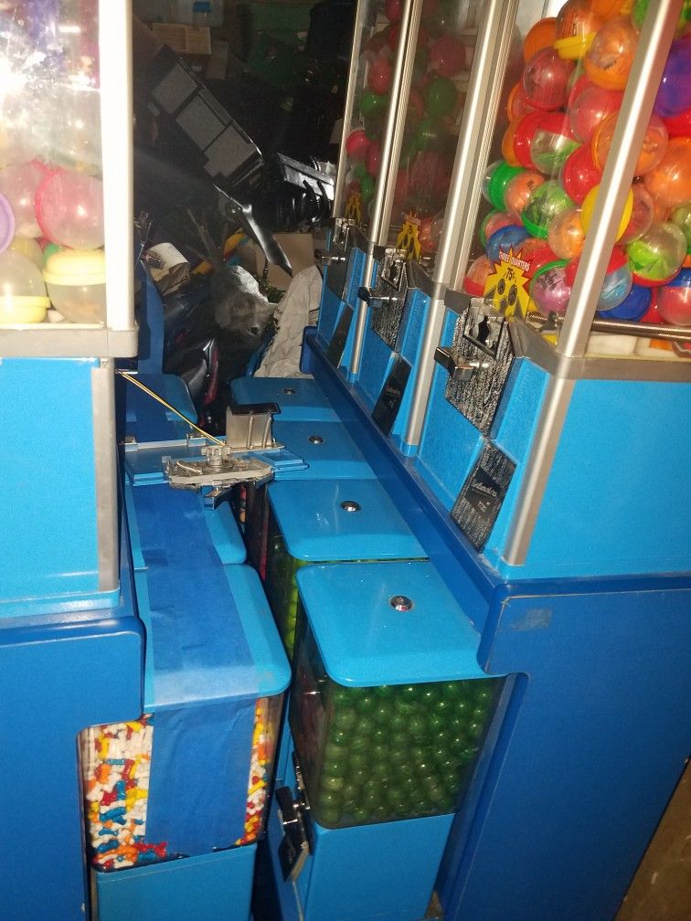 25 Cent Candy, Toy, Gum, Machines