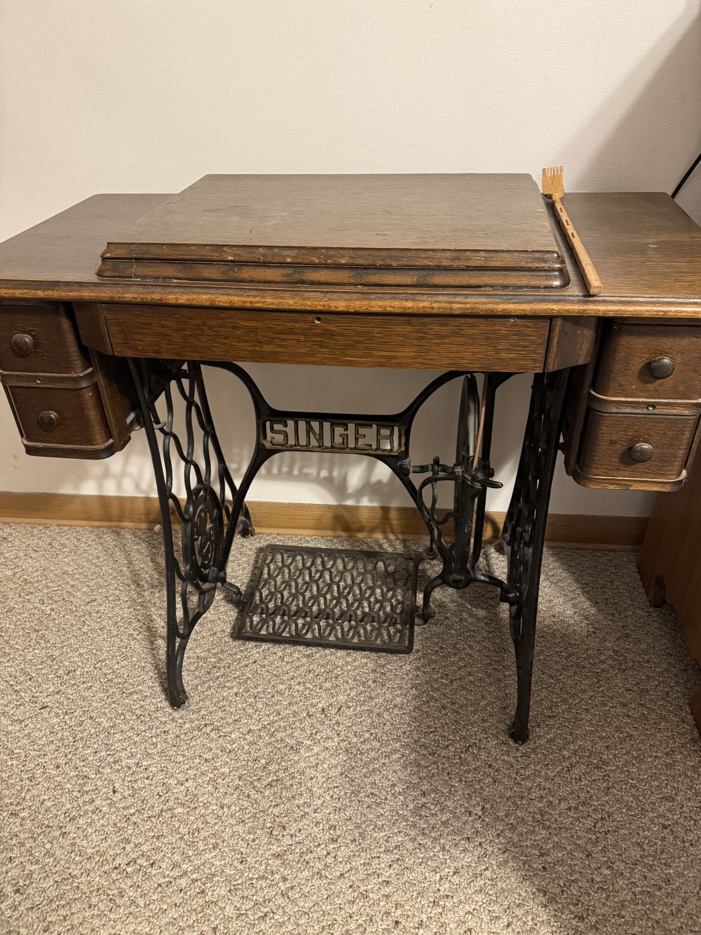 Antique Sewing Machine Pristine Condition