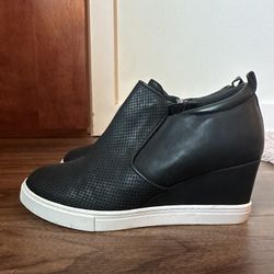 Wedge Fashion Sneaks! 