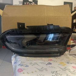 Left/ Driver Side Front Headlight For 2022-23 Dodge Charger 