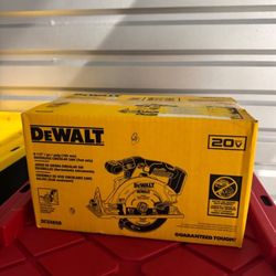 DEWALT 20V MAX XR Circular Saw