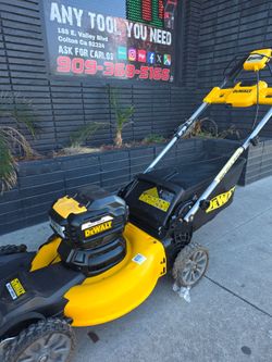 DEWALT 20V MAX XR BRUSHLESS CORDLESS VARIABLE SPEED 21-IN SELF PROPELLED LANW MOWER TOOL ONLY LIKE NEW