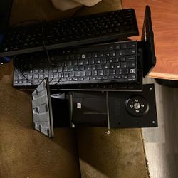  Arteck Universal Stainless Steel 2.4 G USB Wireless Keyboard