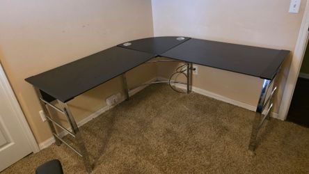 56”W L-Shaped Corner Desk