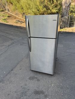 Full Size Beverage/food Cooler With Freezing Section Stainless Steel Free Local Delivery 