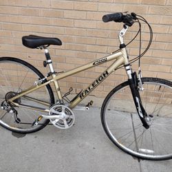Raleigh C200 Hybrid (fits petite rider) (Northglenn)