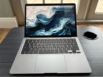 Apple MacBook Air (2020) – M1 Chip – 512GB SSD – Excellent Working Condition
