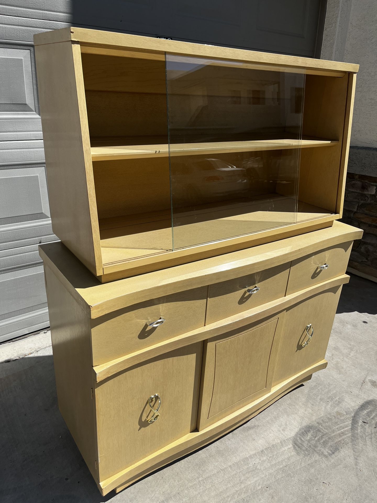 Vintage Hutch/China Cabinet