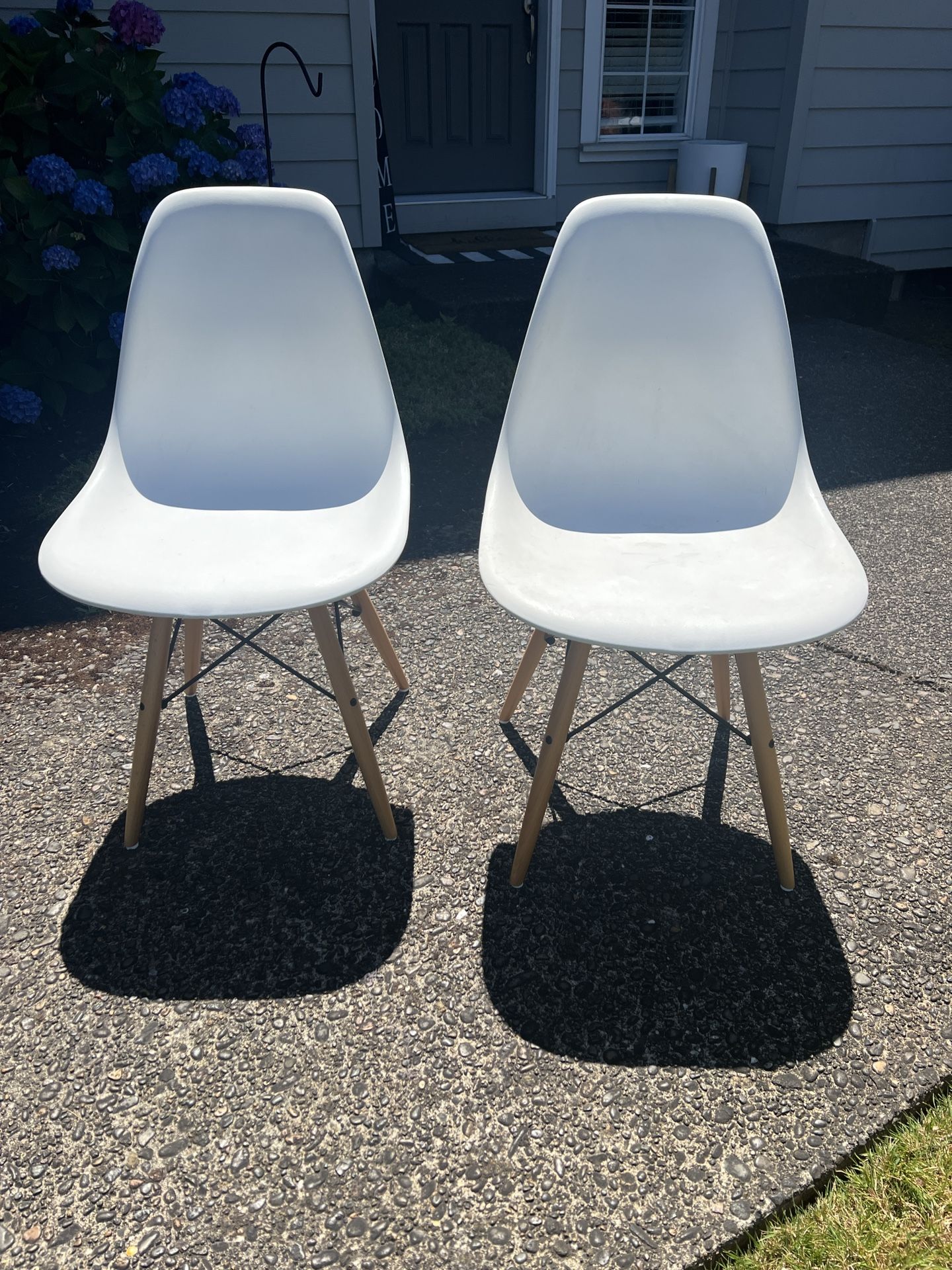 White Plastic Chairs with Wooden Legs (Set Of 2)