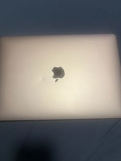 MacBook 13 8GB clean rose gold color