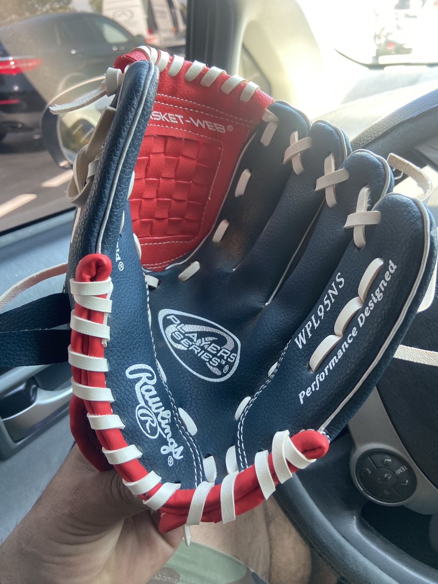 awlings Playmaker Series WPL95NS Basket Web Youth T-Ball Glove,9.5 Right Throw