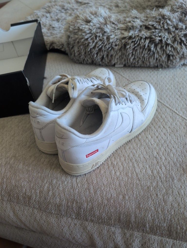 Nike Air Force 1 Low Supreme
