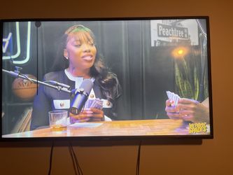 55” Tv w/ Built-in Chromecast