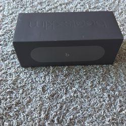 Beats Pill x Kim Kardashian - Wireless Bluetooth Speaker