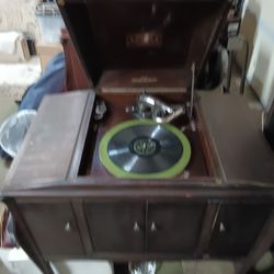 Victor  Talking  Machine 