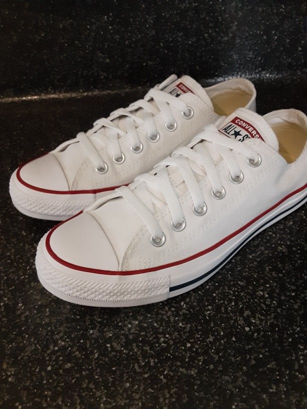Converse womens 7.5 Like new