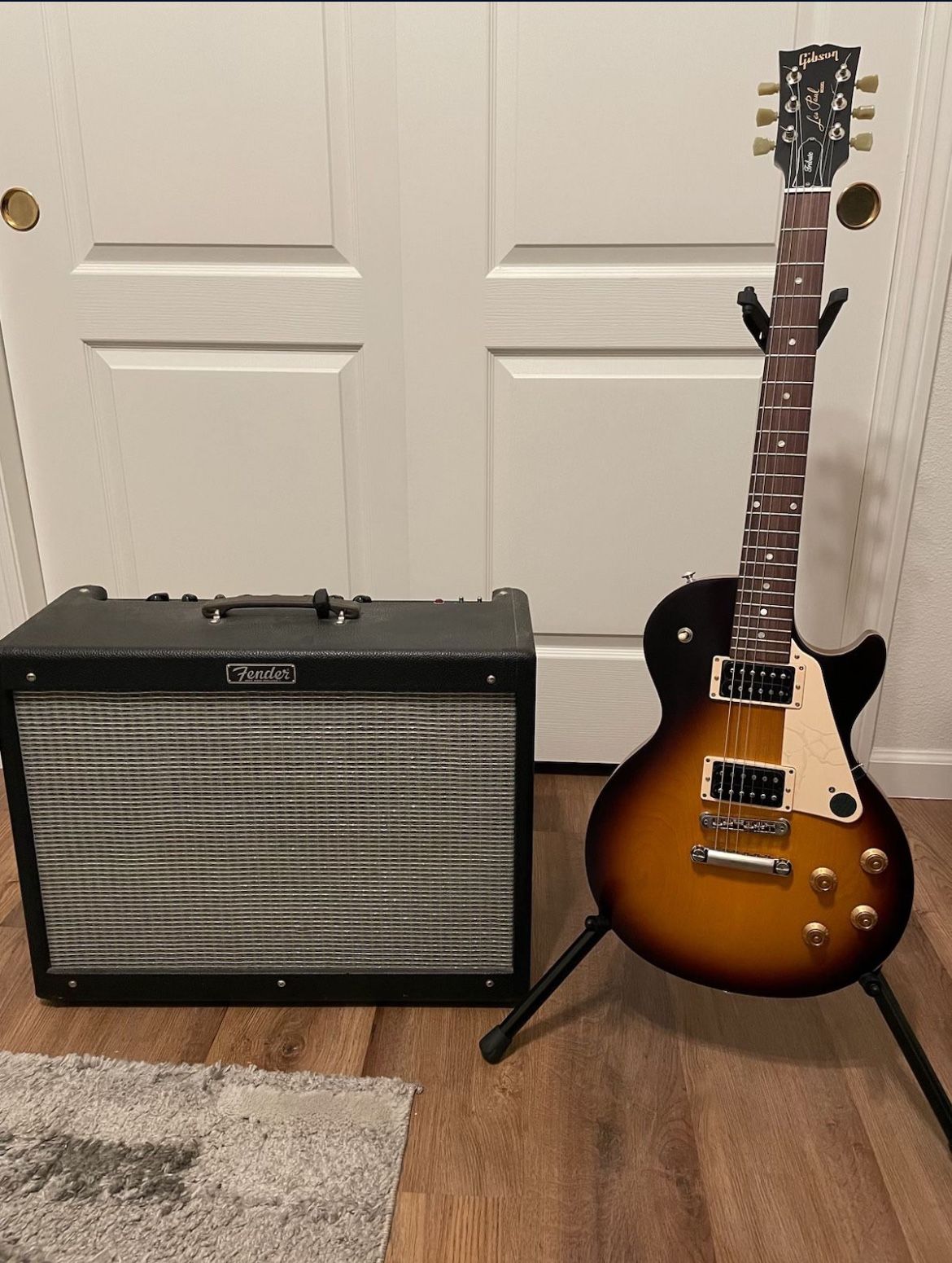 Gibson Les Paul Tribute And Fender Hot Rod Deluxe III
