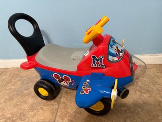 Toddler Mickey Mouse airplane