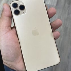 Like New Unlocked iPhone 11 Pro Max 64Gb comes with Accessories