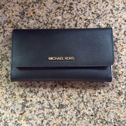MICHAEL KORS WALLET BRAND NEW