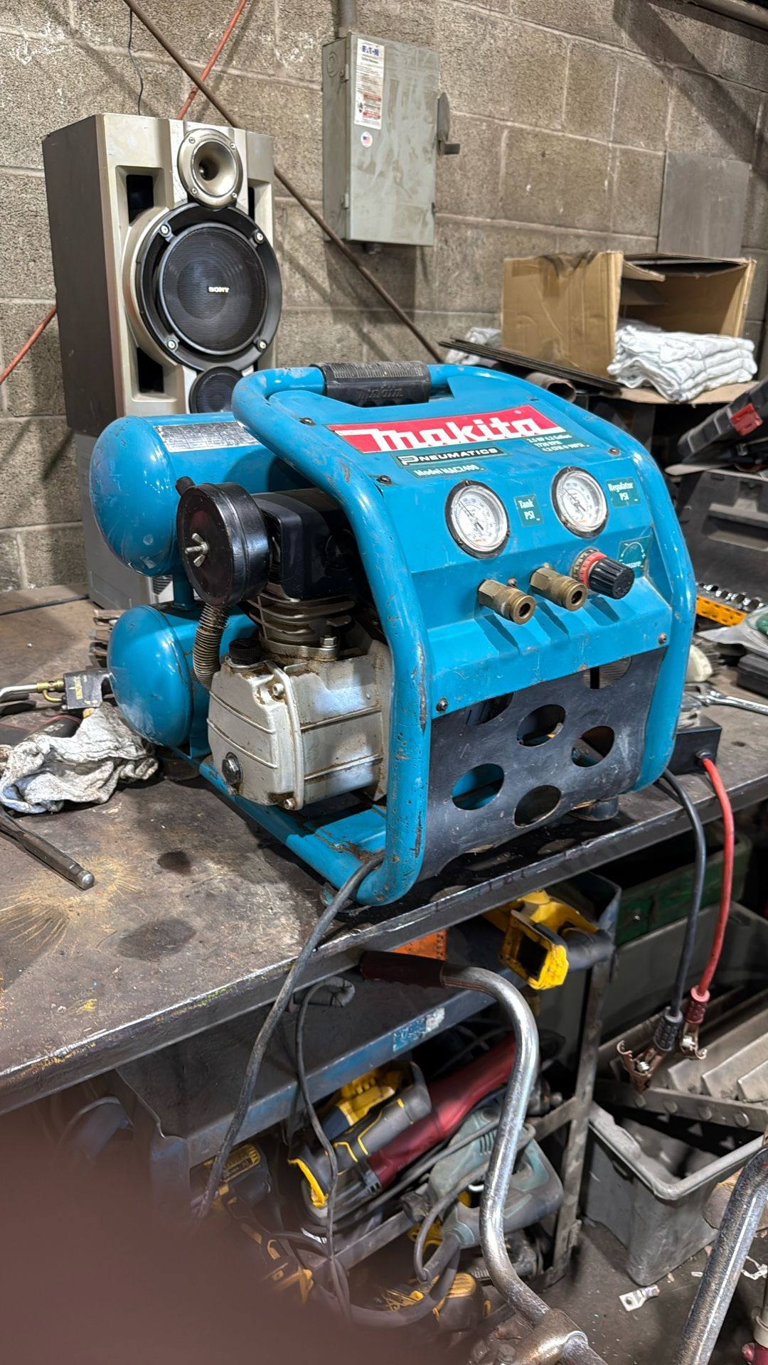Makita Model Mac2400