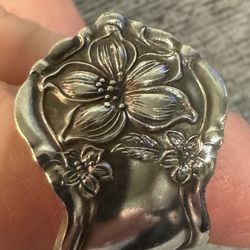 709-Vintage Wm. Rogers & Son AA Silver-Plated “The Orange Blossom” Ring Size 7
