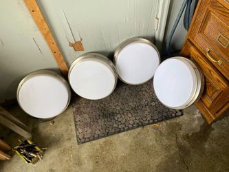 Light fixtures