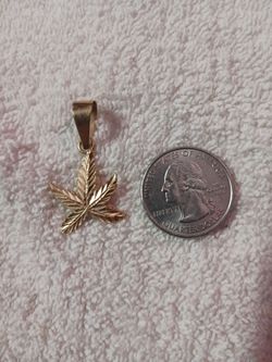 Leaf pendant
