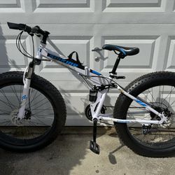 26” Fat Tire Folding Mountain Bike - Like New 