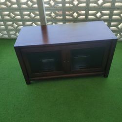 Mueble Para Televisión  Con 6 Compartimientos  dentro  Medidas  44× 20× 24  Pulgadas da altura  $ 30