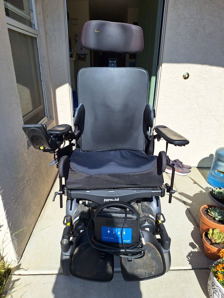 Power wheelchair (Permobil) M3