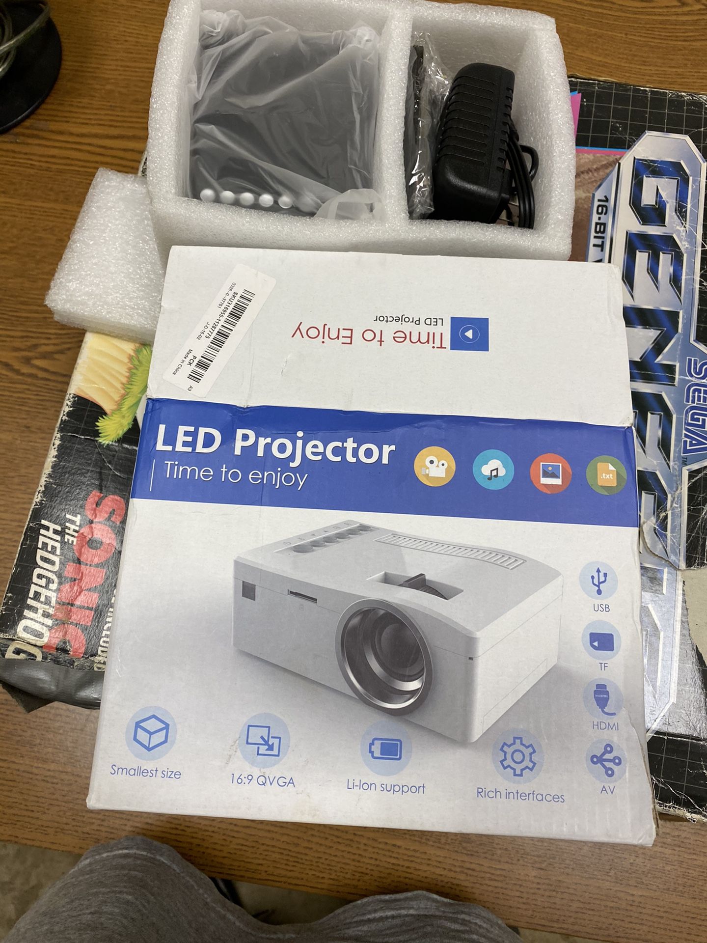 Projector (extra small & portable)