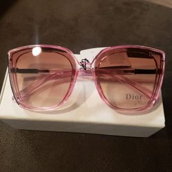 Sunglasses, Glasses, Dustbsg, Cleaning Cloth, Case And gift Box. Brand New.. 0015