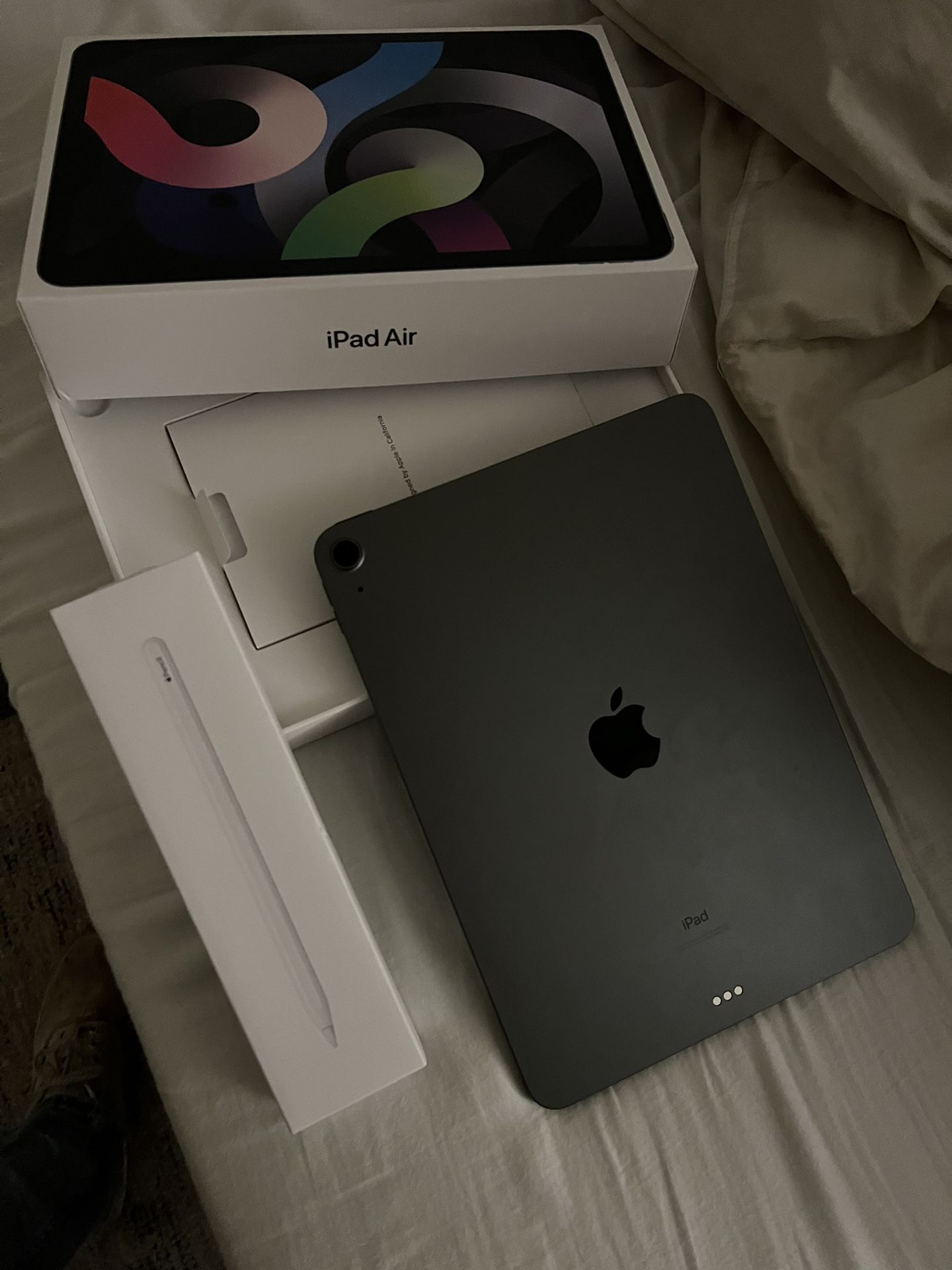 iPad Air 4th Gen 64g And Apple Pencil 2
