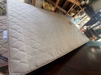 QUEEN BED MATTRESS