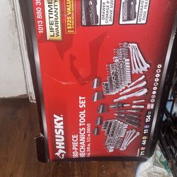 Husky 280 mechanics tools set