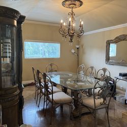 Gorgeous Dining Table Set