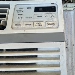 Used Window AC (Gets Cold Fast!!!)