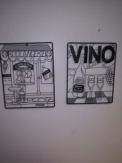 2 household decorative artwork signs