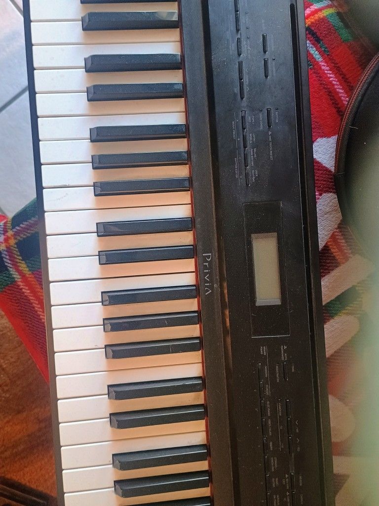 CASIO PRIVIA PX-330 Digital Piano.